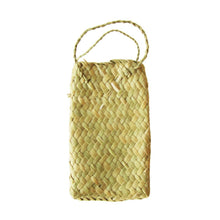 Load image into Gallery viewer, Flax/Seagrass Kete Bag 9x13cm
