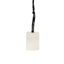 Load image into Gallery viewer, Air Freshener - Vanilla Aroma/Scent Pendant
