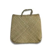 Load image into Gallery viewer, Flax/Seagrass Kete Bag 28x30cm
