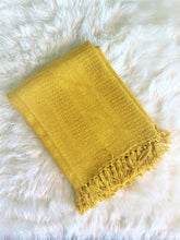 Load image into Gallery viewer, Classio Sunshine Throw - Yellow
